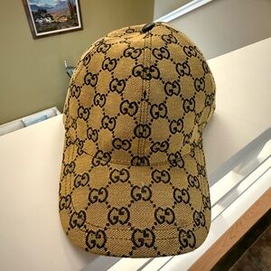 Pre-owned Gucci Yellow GG Canvas Cap large